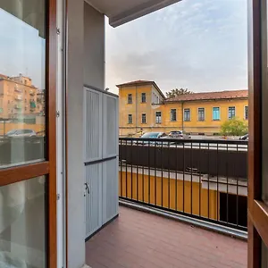 https://milano-cosy-apt-with-balcony.italymilanhotels.net