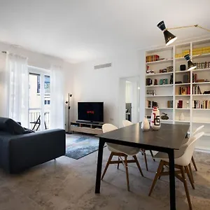 https://sunset-citylife-typical-italian-style-house.italymilanhotels.net